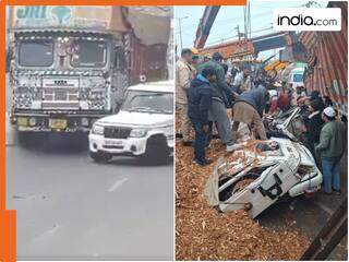 बीच सड़क पर Bolero पर पलटा भारी ट्रक, कार का हाल देख कांप जाएगी आपकी भी रूह – देखें Video