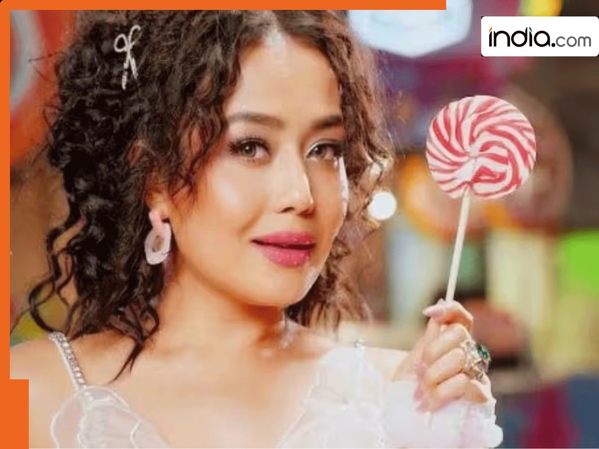 नेहा कक्कड़ के 'कैंडी शॉप' गाने पर हुआ हो-हल्ला, कॉफी पीकर चिल सिंगर ने कहा- 'चीयर्स' टू कमाई