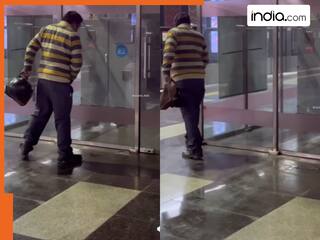 Delhi Metro Ka Video: दिल्ली मेट्रो में प्लेटफॉर्म पर ही पेशाब करने लगा शख्स, कैमरे में कैद हुआ शर्मनाक नजारा | देखें वीडियो