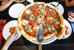 Believe it or not, THIS Florida restaurant offers free pizza in exchange of a...