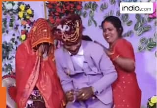 Dulha Dulhan Ka Video: खुद की शादी में पैसे लूटने लगा दूल्हा, देखकर दुल्हन को सदमा ही बैठ गया | देखें वीडियो