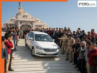 नेविगेशन की एक गलती और मंदिर की सीढ़ियों पर पहुंच गई कार! देखें जयपुर के बिरला मंदिर का वायरल वीडियो