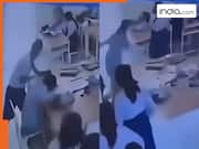 Class Ka Video: गणित में 18 नंबर दिए तो टीचर को ही पीट दिया, पहले थप्पड़ मारा फिर कर दी मुक्के की बरसात | हिला देगा वीडियो