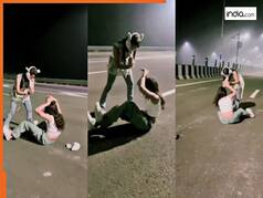 Dance Ka Video: हाइवे पर नागिन डांस करने पहुंची थीं दो लड़कियां, मगर जो हुआ यकीन ना करेंगे | देखें वीडियो