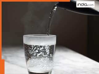 क्या वाकई गर्म पानी पीने से वजन कम होता है? गटकने से पहले जान लें सच