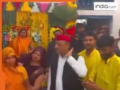अचानक शादी वाले घर में पहुंच गए अखिलेश यादव, देखकर आंखों पर यकीन नहीं कर पाया दूल्हा | देखें ये VIDEO