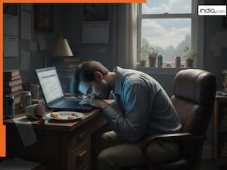 लगातार काम करने से गई शख्स की जान! मौत के बाद भी ऑफिस से आते रहे मैसेज