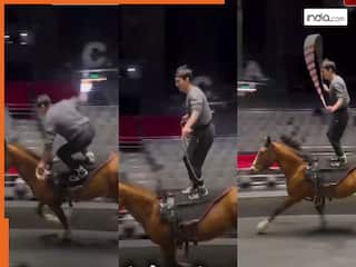 Stunt Ka Video: भागते घोड़े पर छलांग लगाकर चढ़ गया शख्स, फिर वहीं कूदने लगा रस्सी | देखें वीडियो