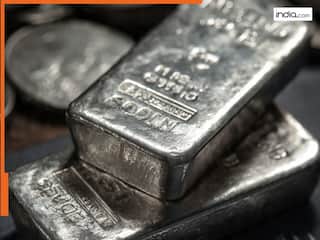 Silver Rate Today: चांदी में निवेश करने वालों के लिए बेहद बुरी खबर, ऑल टाइम हाई से 40 फीसदी कम हो गई कीमत, नया रेट जानकर छूट जाएंगे पसीने!