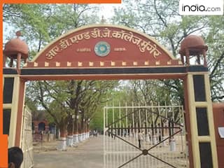 राष्ट्रगान सुनकर खड़े नहीं हुए इस यूनिवर्सिटी के कुलपति और कुलसचिव, बजी दोनों की बैंड, शिकायत दर्ज, जानिए पूरा विवाद