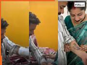 Pati Patni Ka Video: एनिवर्सरी पर पति ने दिया ऐसा गजब गिफ्ट, देखते ही रोने लगी पत्नी | देखें ये Viral Video