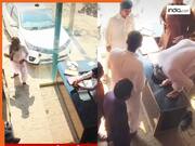 Chor Ka Video: चालाकी से चोरी करने आया था चोर, मगर दुकानदार ने पकड़कर मुर्गा बना दिया | देखें वीडियो