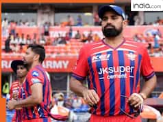 WATCH: Mohammed Shami shocks Sunrisers Hyderabad's fans with brilliant bowling performance as he...