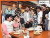 रेस्टोरेंट में 'मन की बात' सुनते दिखे CM मोहन यादव, इन मुद्दों पर लोगों से की खुलकर चर्चा