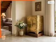 Vastu Tips: घर की इस दिशा में रखें तिजोरी...अंदर रखें ये एक चीज, चुंबक की तरह खिंचा आएगा पैसा!