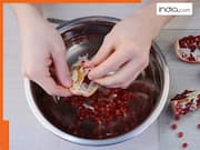 अनार छीलने में लगते हैं घंटों? अब नहीं लगेंगे, बस आजमाकर देखें ये आसान ट्रिक, मिनटों में निकलेंगे दानें