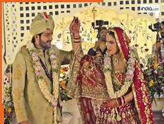 Bride Groom Video: जयमाला के स्टेज पर ही गुस्सा हो गई दुल्हन, नाराजगी देखकर ही सूख गया दूल्हा | देखें वीडियो