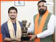 ईशान किशन पर इनामों की बरसात, बिहार से CM से मिला इतने करोड़ का चेक और...