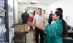 CM रेखा गुप्ता ने ई-सब रजिस्ट्रार दफ्तरों का लिया जायजा, आम लोगों को हो रही परेशानी तुरंत दूर करने के दिये निर्देश