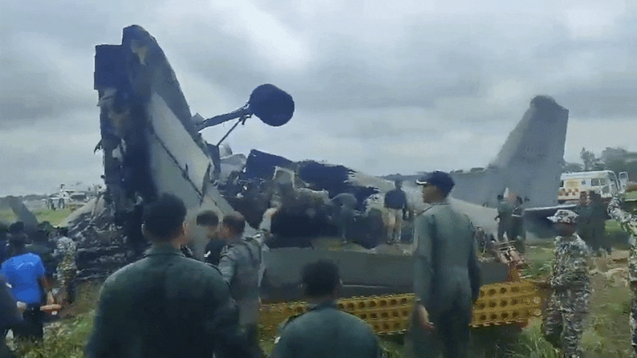 Assam Plane Crash: असम के जोरहाट में बड़ा हादसा, Air Force का ट्रांसपोर्ट एयरक्राफ्ट क्रैश- लैंडिंग के बाद लगी थी आग
