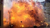 रिहायशी इलाके में चल रही थी पटाखों की फैक्ट्री, फिर हुआ ऐसा धमाका कि 8 लोगों की चली गई जान, जयपुर में मचा हड़कंप