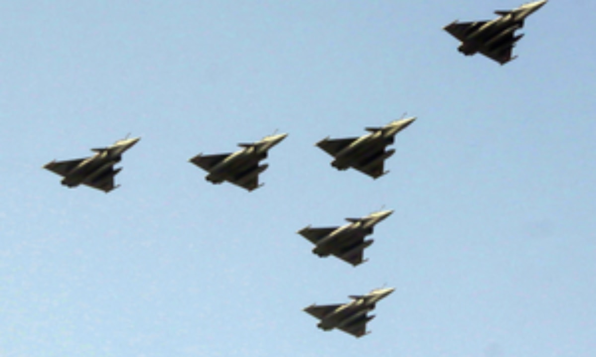 Good news for 'Make in India' as France plans tech transfer for 114 Rafale jets to India ahead of PM Modi's visit