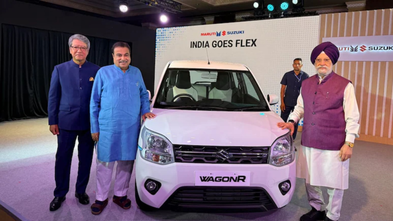 पेट्रोल का खर्च हो जाएगा आधे से भी कम, लॉन्च हुई भारत की पहली Flex Fuel कार; जानिए कितनी है कीमत