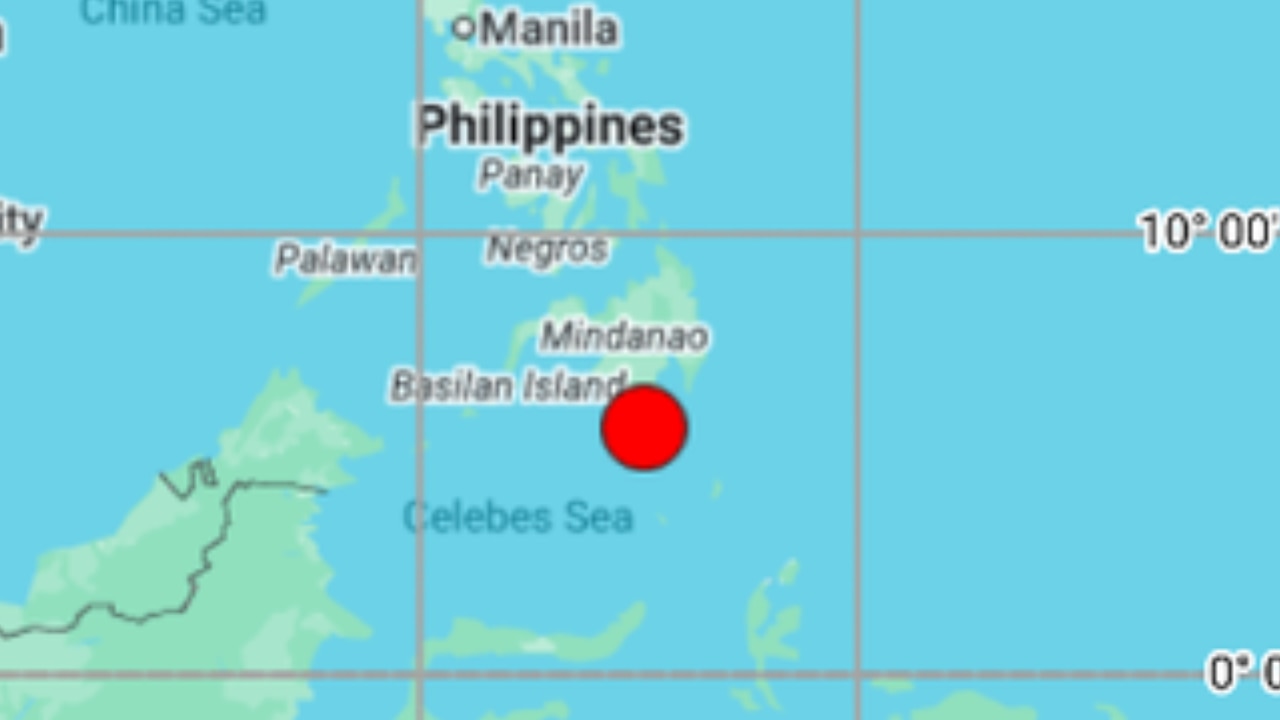 Tsunami alert issued after 7.7 magnitude earthquake hits southern Philippines