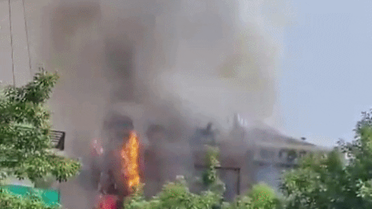 Delhi Fire Update: मालवीय नगर आग हादसे में मरने वालों की संख्या हुई 21, PM मोदी ने जताया दुख, मुआवजे का ऐलान
