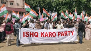 सुप्रीम कोर्ट के पूर्व जज का 'इश्क करो पार्टी' बनाने का ऐलान, पता चलते ही आ गई मीम्स की बाढ़