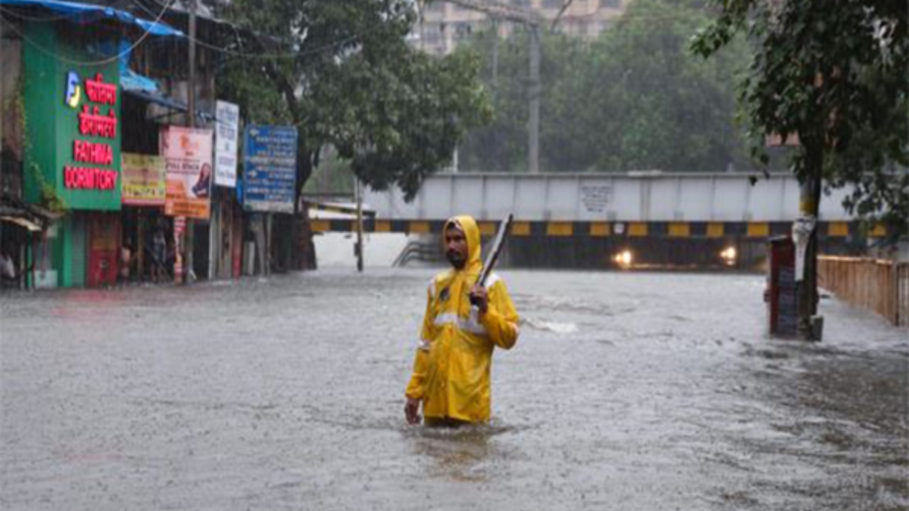 Maharashtra Monsoon: IMD issues rain alert for 23 districts, check weather forecast for Mumbai, Thane, Palghar and Raigad