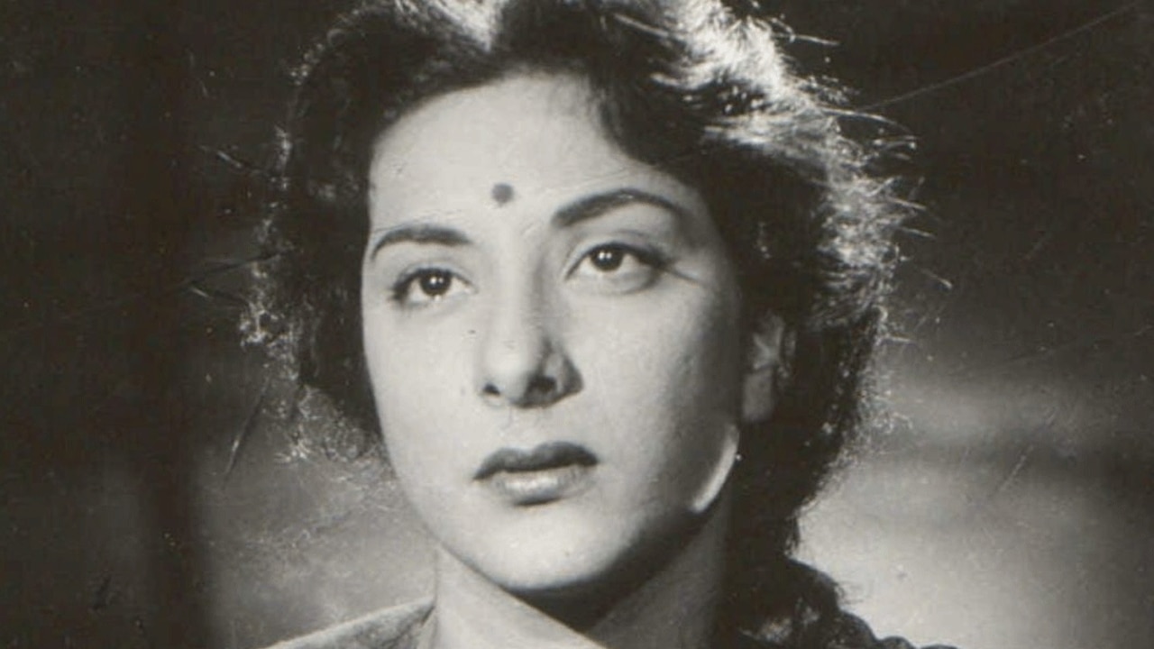 1 फिल्म ने बदल दी किस्मत, 3 फैसलों ने बनाया लीजेंड, Nargis की कहानी किसी फिल्म से कम नहीं 1 फिल्म ने बदल दी किस्मत, 3 फैसलों ने बनाया लीजेंड, Nargis की कहानी किसी फिल्म से कम नहीं