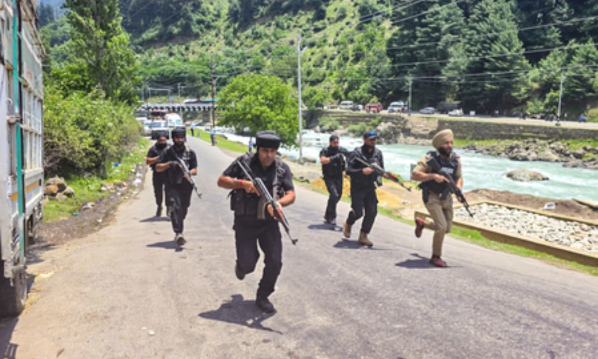Anantnag attack: Massive crackdown starts in Kashmir as 3500 OGWs rounded up, houses of active LeT terrorists demolished