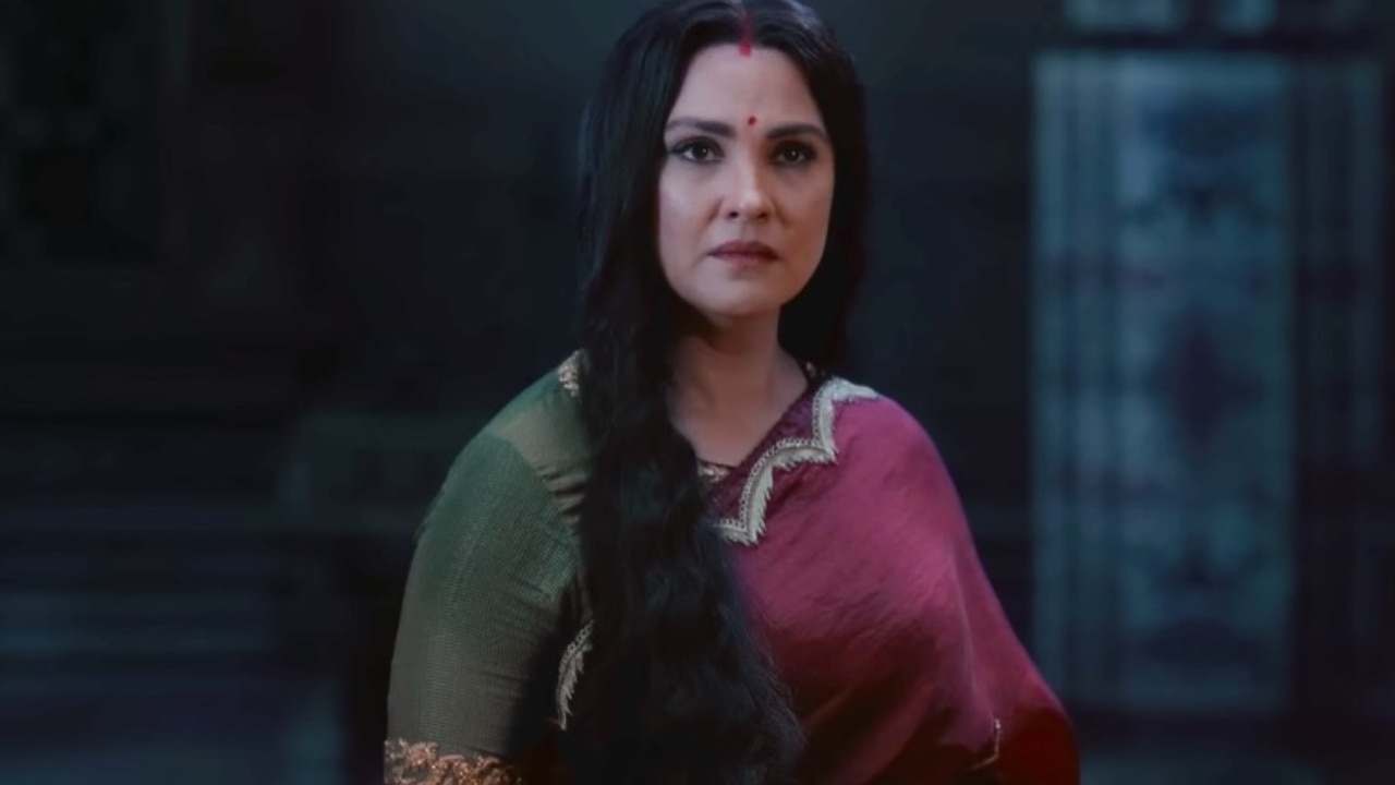 Ramayana: Lara Dutta's Kaikeyi look sparks buzz with modern saree and straightened hair; netizens say 'Rich mother-in-law...'