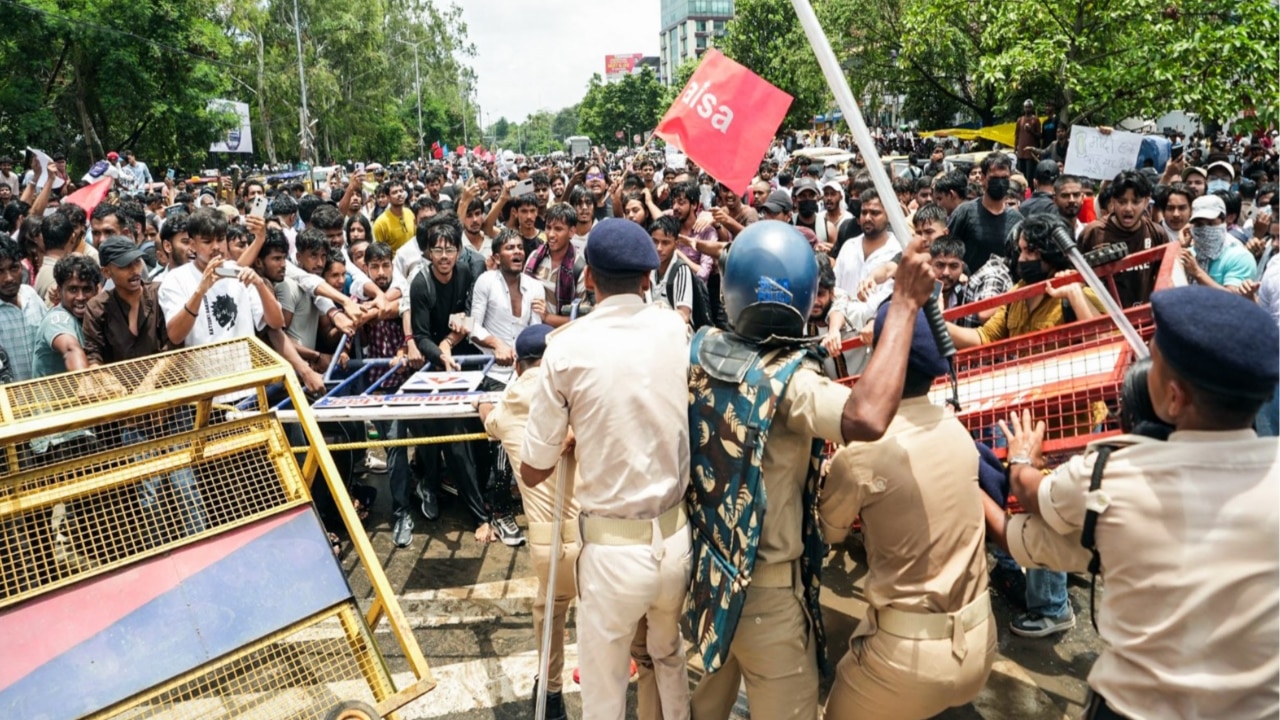 CJP Protest: Delhi Police issue notices to social media users over abusive posts targeting PM Modi