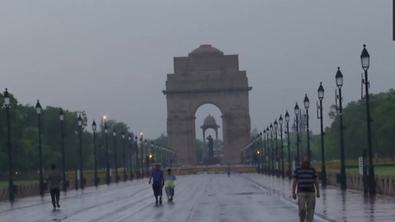 Relief for residents as heavy rain lashes Delhi NCR on Thursday; check detailed IMD forecast
