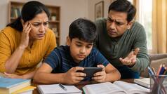 बच्चों को मोबाइल देने से पहले पढ़ लें ये रिपोर्ट, हर माता-पिता का दिमाग घूम जाएगा