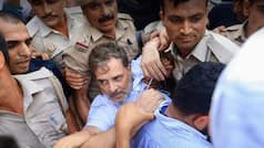 NEET पेपर के खिलाफ PM हाउस के बाहर कांग्रेसियों का धरना, शिक्षा मंत्री को हटाने की मांग | VIDEO