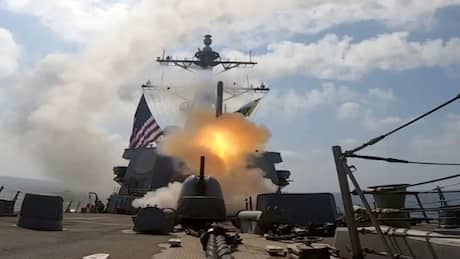 US launches new wave of strikes on Iran, Tehran threatens 'no border will be safe'
