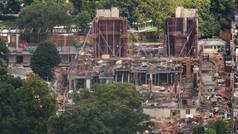 Trump's White House expansion plan paused as $400 million ballroom project stops