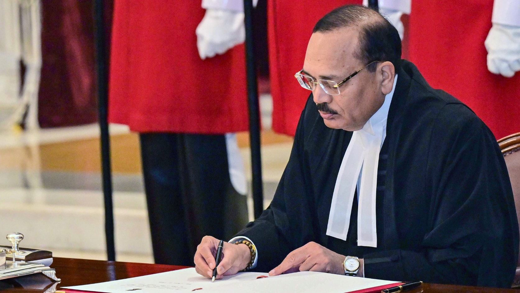 'How dare you?' CJI enraged as Greater Noida magistrate issued notice to student over CJP protest