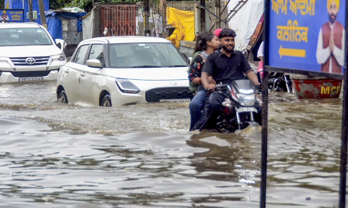 IMD Weather Forecast August 15: Heavy rainfall predicted for Delhi, Punjab, UP, Himachal Pradesh; lightning warning issued | Detailed report