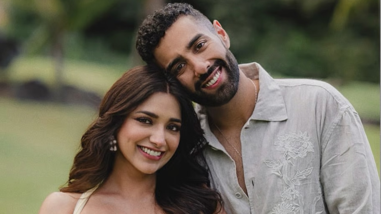 Jiyaa Shankar announces engagement, introduces fianc  Kaaran Dhanak with dreamy pictures
