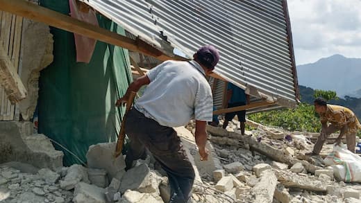 Indonesia Earthquake: 6.5-magnitude quake strikes hours after 7.7 tremor kills 40