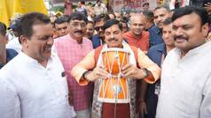 'बोल कांवड़िया, बोल बम...' से गूंजा जबलपुर, CM मोहन यादव ने बरसाए फूल और बजाया डमरू
