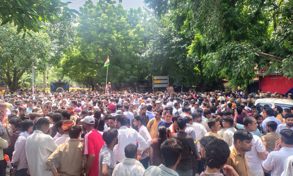 'Reservation Hatao Andolan': Delhi Police gives protest permit for Ramlila Maidan, protesters stick with Jantar Mantar