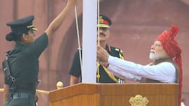 कौन हैं कैप्टन सोनिया सिंह चौहान? वह आर्मी ऑफिसर, जिसने पीएम मोदी के साथ लाल किले पर फहराया तिरंगा