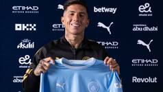 Manchester City break the British transfer fee record to sign 2022 World Cup winner Enzo Fernandez from Chelsea
