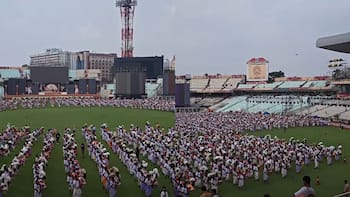 Kolkata’s Eden Gardens sets Guinness record for most dhakis at Mahalaya celebrations | Video