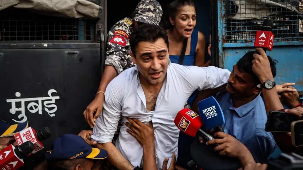 Actor Imran Khan moves Bombay High Court against notice directing him to leave India